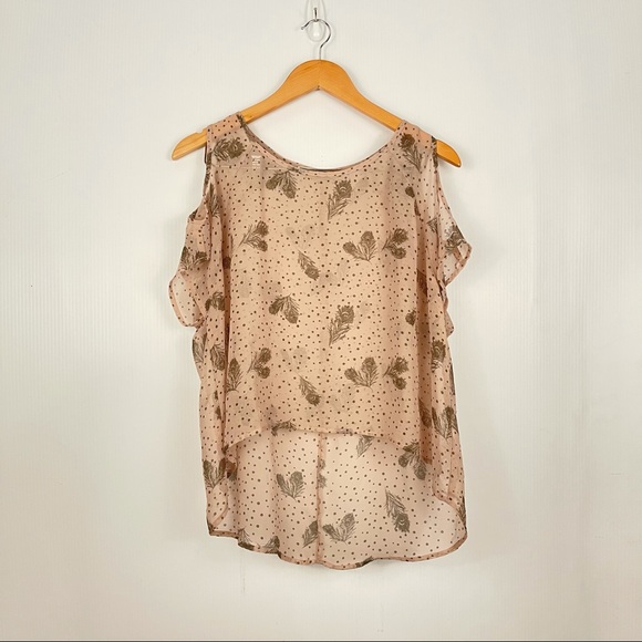 Chloe K Feather Print Blouse - Picture 2 of 9